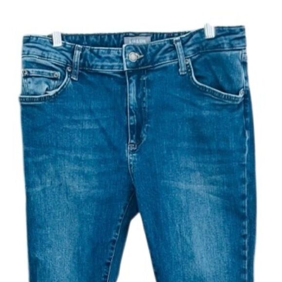 Ash & Erie Midtown Jeans, medium wash, size 33/29. - Picture 6 of 10